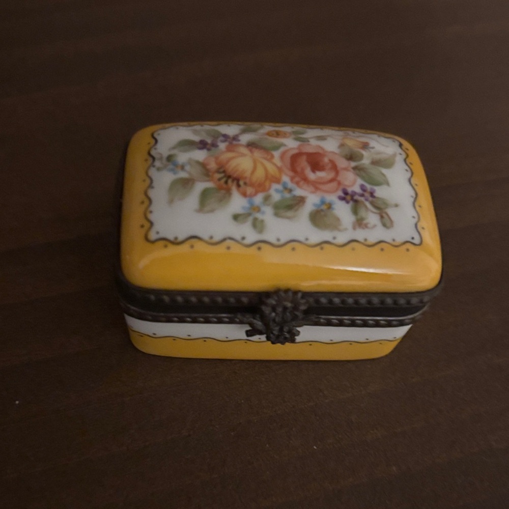 Vintage Rochard Limoges France Hand Painted Floral Trinket Box - Yellow & White